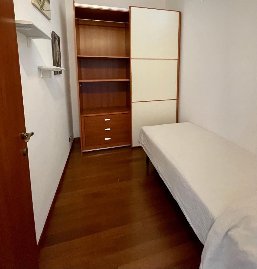 The Painting Apartment. A Central And Lovely Apartment In Milan — Photos 2