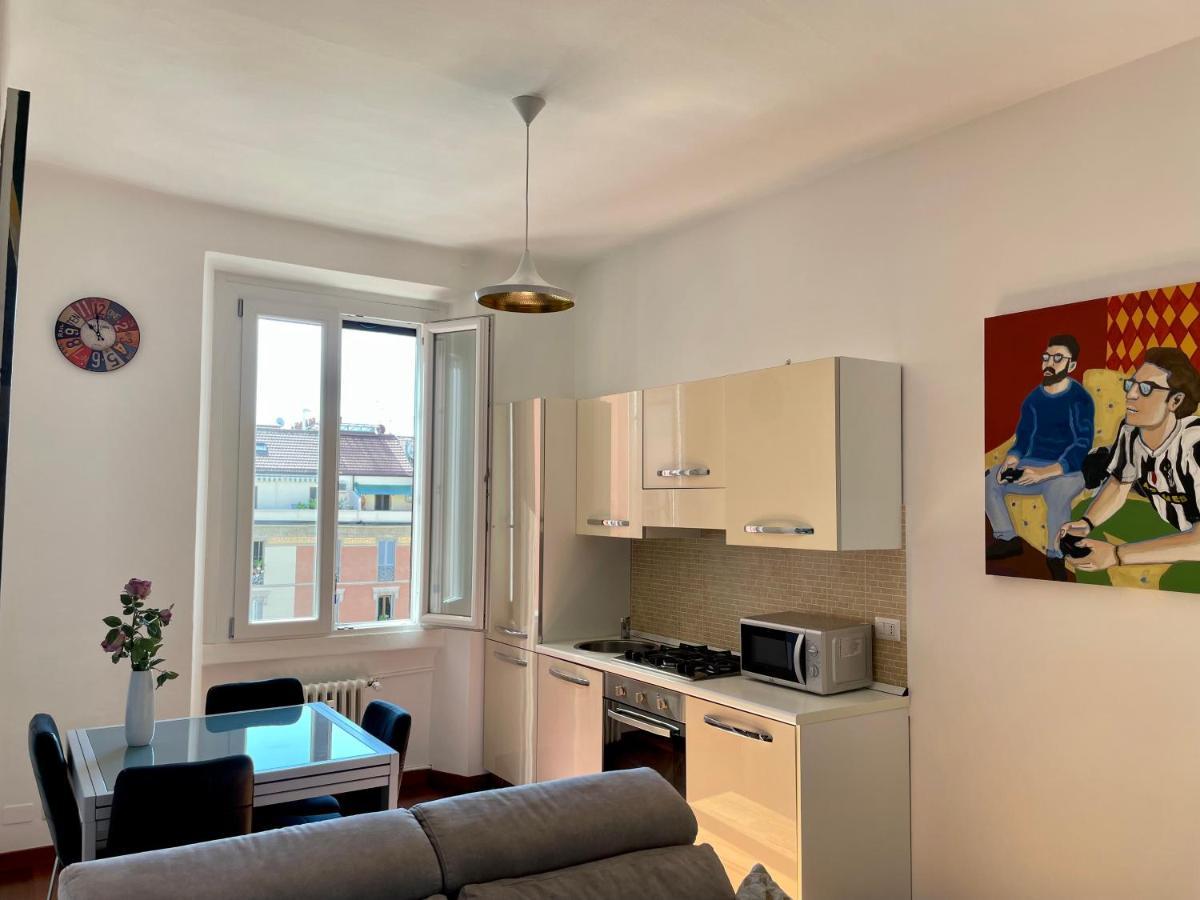 The Painting Apartment. A Central And Lovely Apartment In Milan — Photos 1